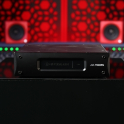 Universal Audio UAD-2 Satellite TB Quad Core (Pre-Owned)